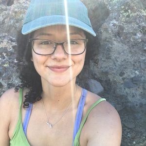 Meet your Posher, Alyssa